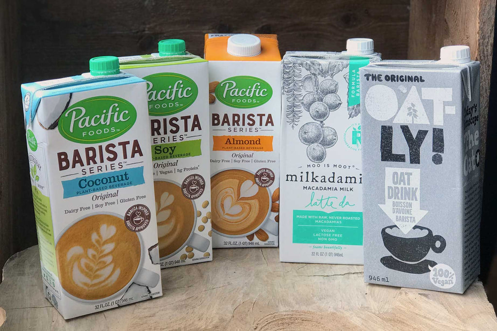 découvrez une sélection de laits végétaux à tester comme le lait d'avoine, d'amande, de macadamia, de coco ou de soya.